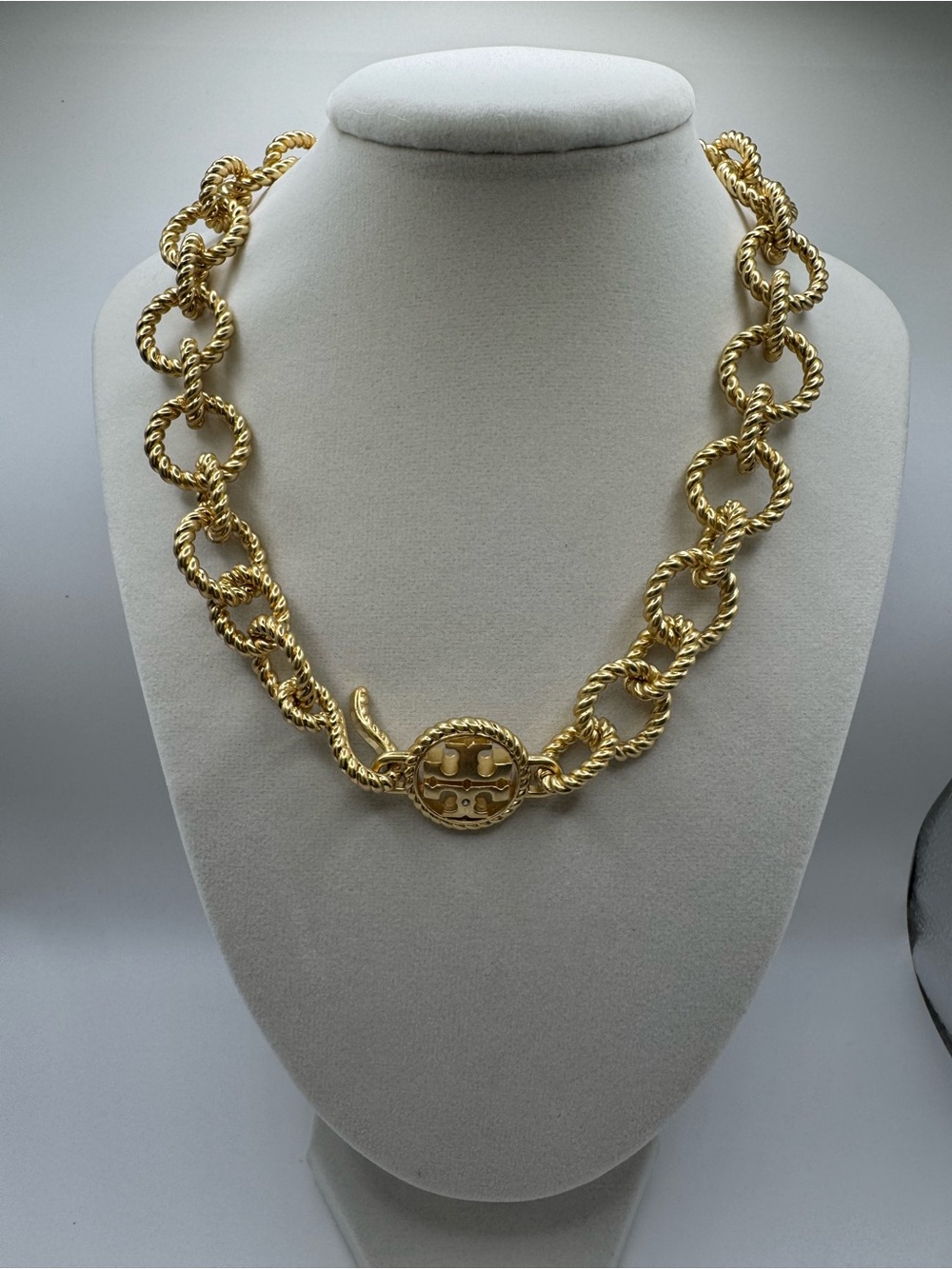 Tory Burch Gold Rope Link Chain Necklace with Round Medallion and bracelet set - Picture 3 of 7